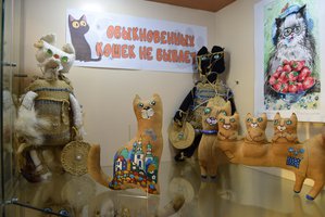 Выставка авторской игрушки Обыкновенных кошек не бывает!