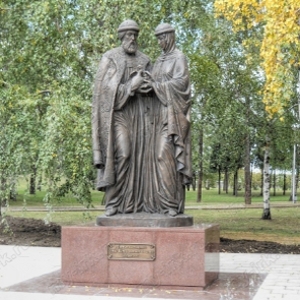 Памятник святым Петру и Фвронии Муромским