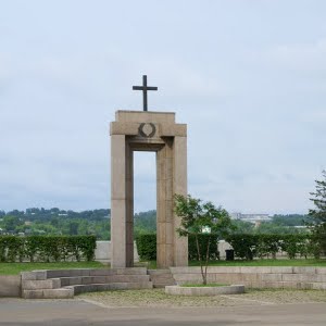 Памятник сотрудникам МВД, погибшим при исполнении служебного долга